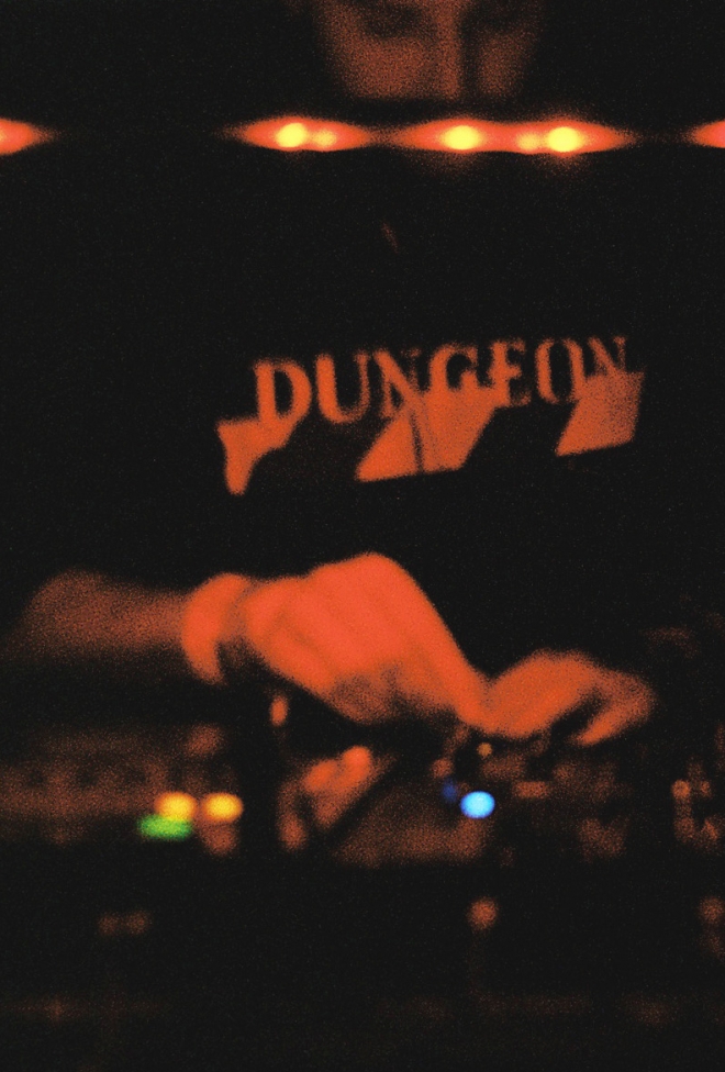 43 AVB MEETS DUNGEON, Fizzy